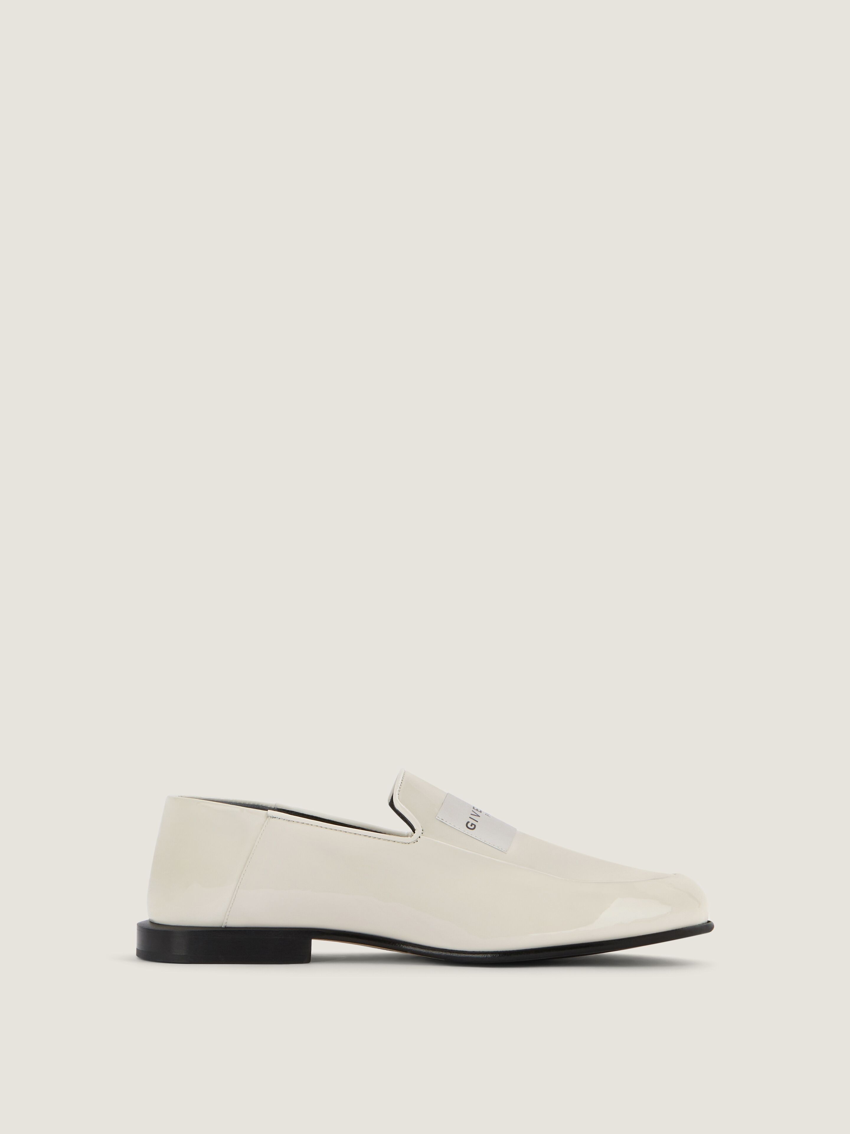 Label loafers in patent leather